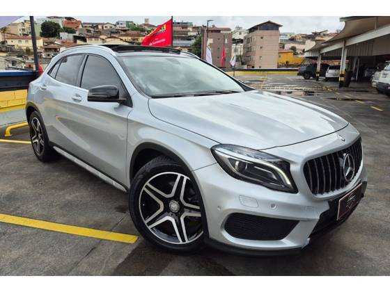 MERCEDES-BENZ GLA 250 2.0 16V TURBO GASOLINA SPORT 4P AUTOMÁTICO MERCEDES-BENZ GLA 250 2.0 16V TURBO GASOLINA SPORT 4P AUTOMÁTICO